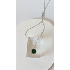 Ασημένιο κολιέ ροζέτα τετράγωνο με ζιργκόν χρώματος Emerald (σμαράγδι) (SN166)